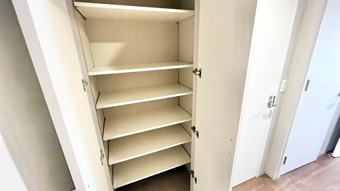 物件内観写真15　(靴箱)