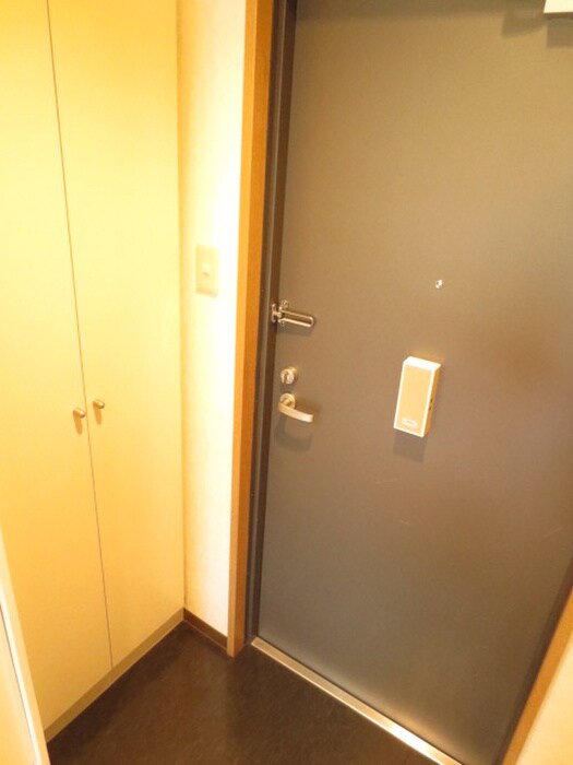 物件内観写真16　(玄関)