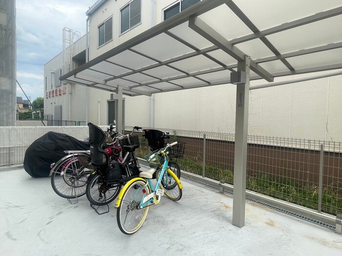 物件外観写真4　(駐輪場)