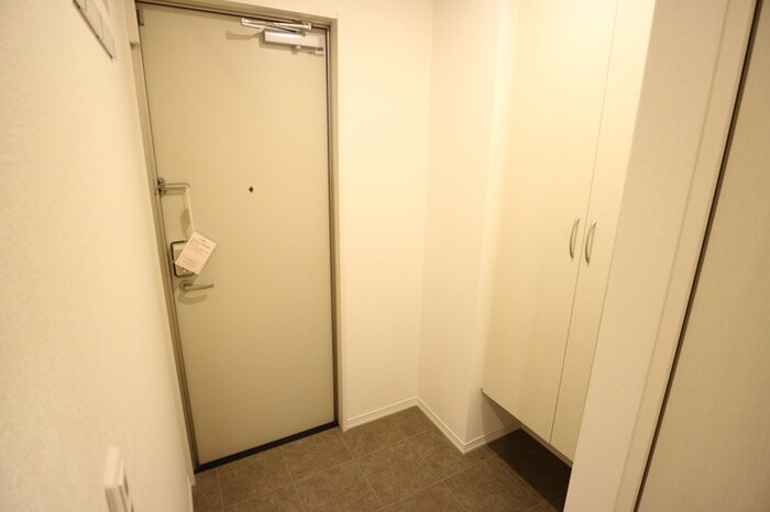 物件内観写真13　(玄関)
