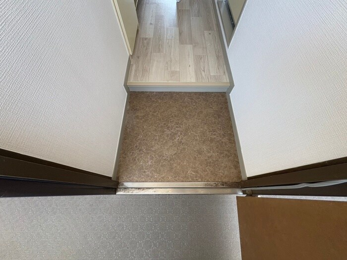物件内観写真14　(玄関)