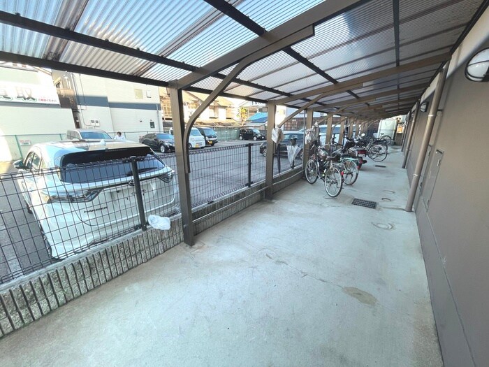 物件外観写真5　(駐輪場)