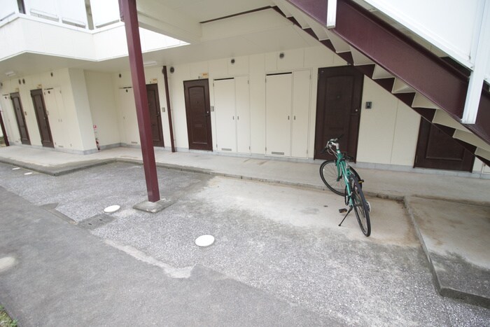 物件外観写真5　(駐輪場)