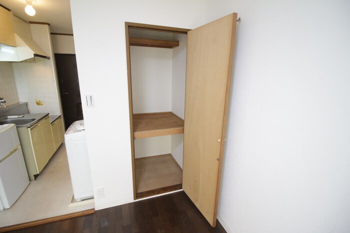 物件内観写真12　(収納)