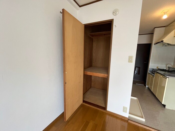 物件内観写真13　(収納)