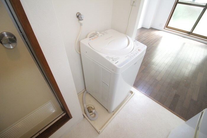 物件内観写真17　(洗濯機置場)