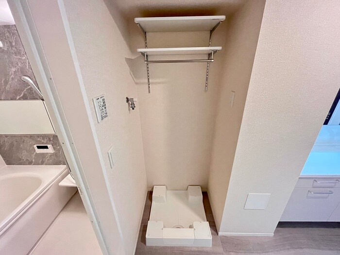 物件内観写真17　(洗濯機置場)