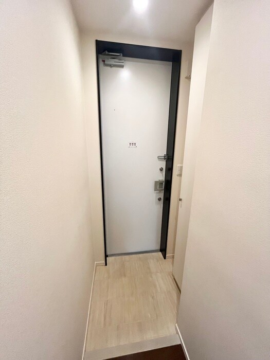 物件内観写真7　(玄関)