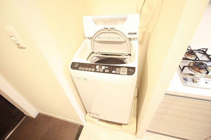 物件内観写真15　(洗濯機置場)