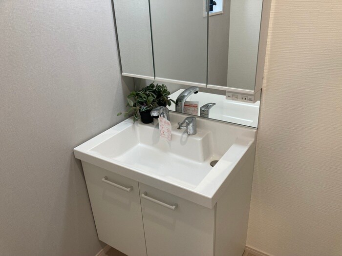 物件内観写真11　(洗面)