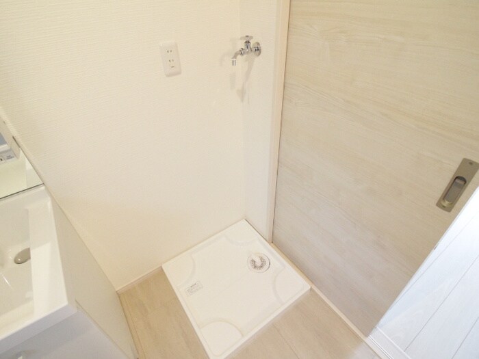 物件内観写真14　(洗濯機置場)