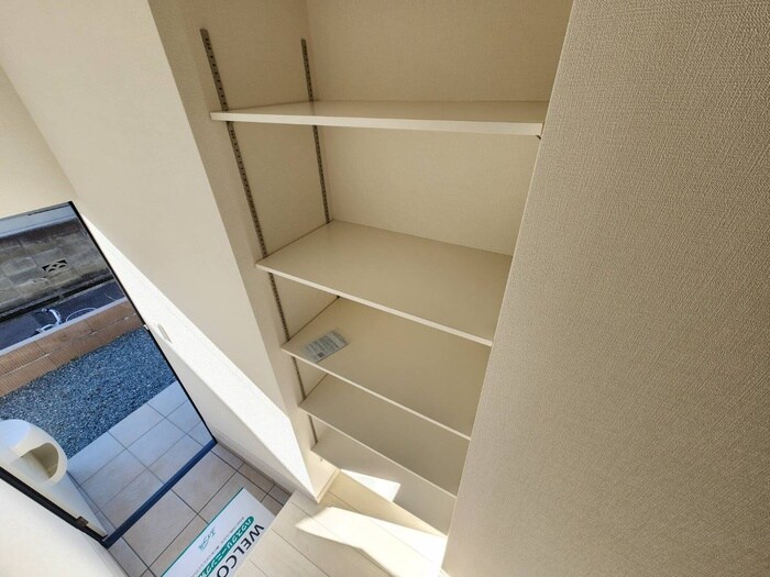 物件内観写真18　(靴箱)