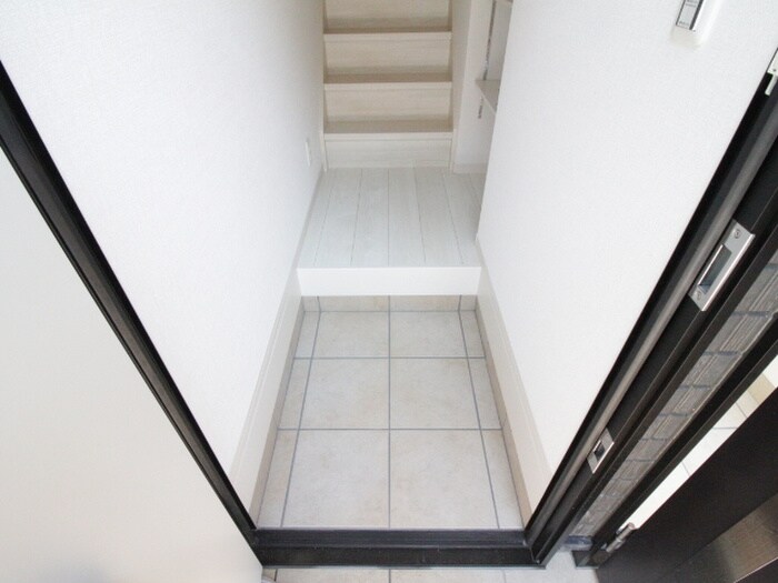 物件内観写真22　(玄関)