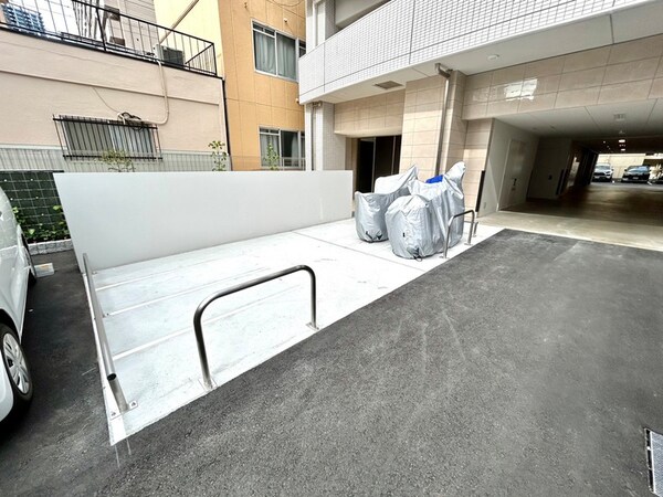 バイク置き場