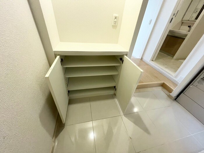 物件内観写真8　(靴箱)