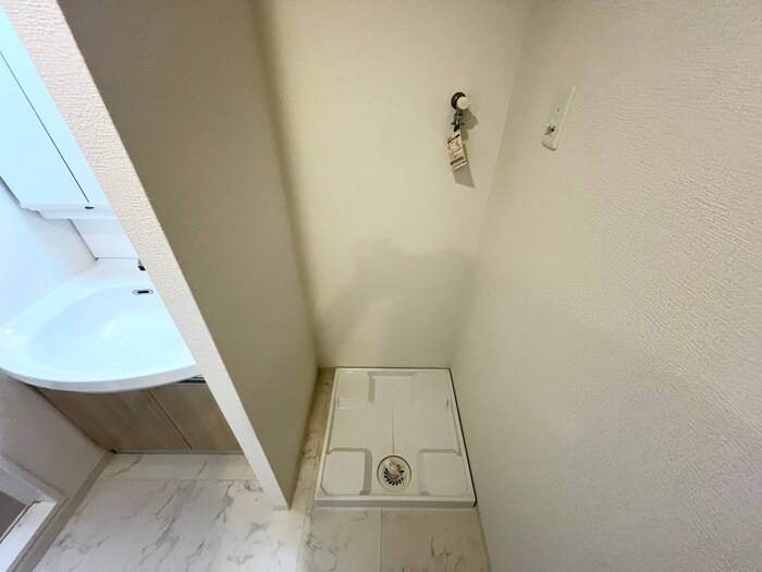 物件内観写真11　(洗濯機置場)