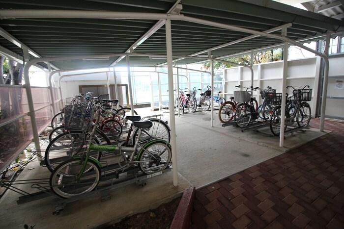 物件外観写真5　(駐輪場)