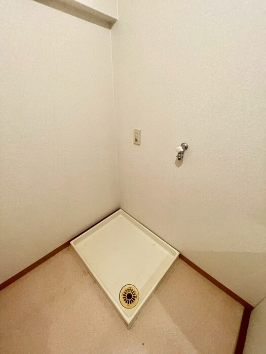 物件内観写真13　(洗濯機置場)