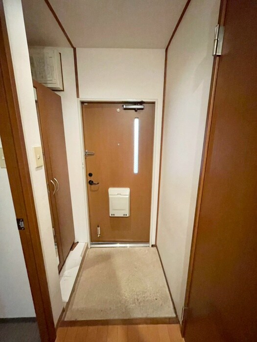 物件内観写真17　(玄関)