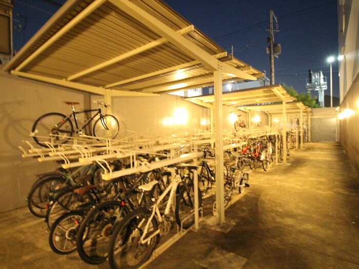 物件外観写真5　(駐輪場)