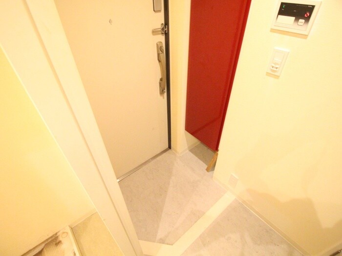 物件内観写真13　(玄関)