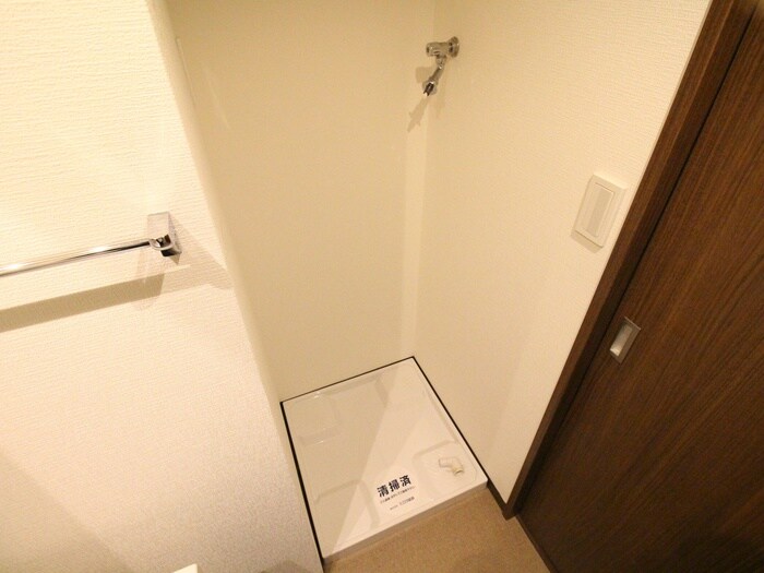 物件内観写真15　(洗濯機置場)