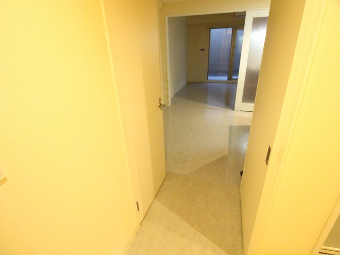 物件内観写真16　(廊下)