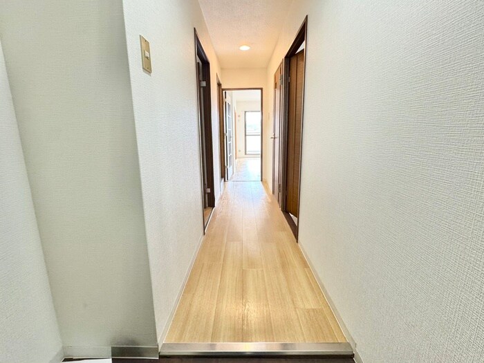 物件内観写真21　(廊下)