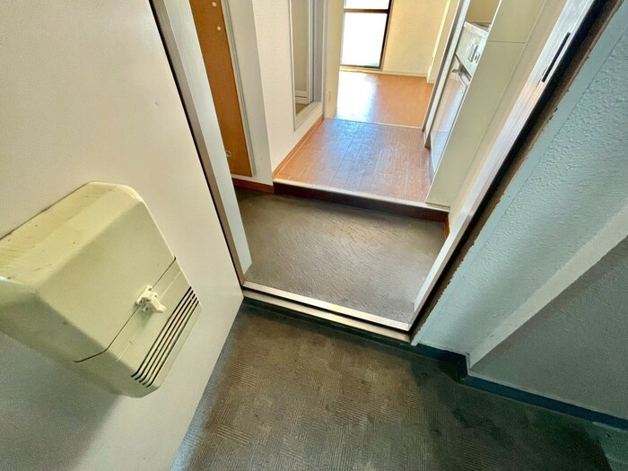 物件内観写真18　(玄関)