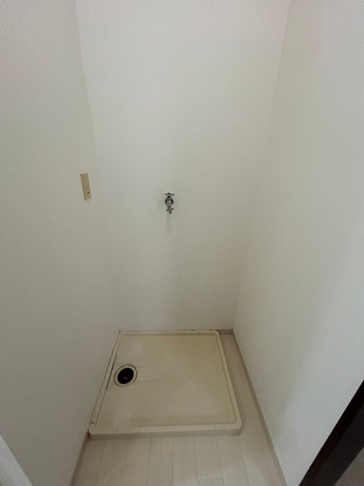 物件内観写真11　(洗濯機置場)