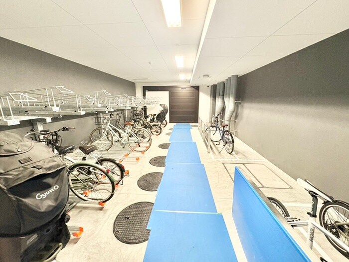 物件外観写真2　(駐輪場)