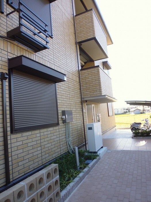 物件外観写真3　(駐輪場)