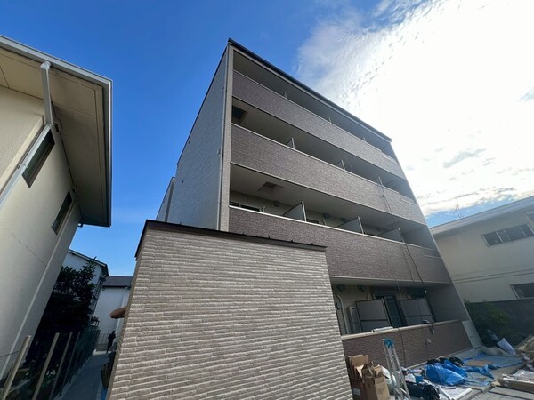 建築中