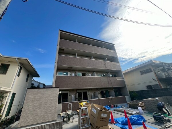 建築中