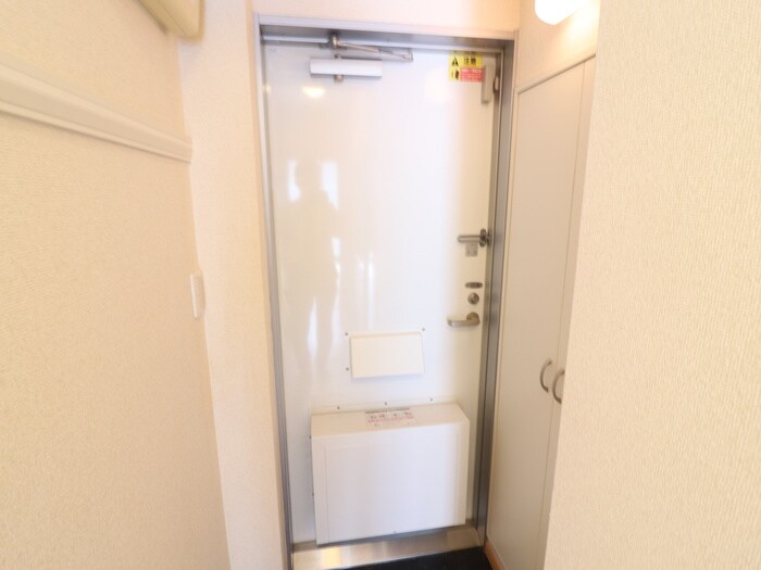 物件内観写真14　(玄関)