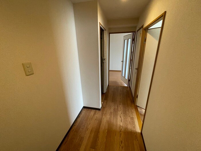 物件内観写真17　(廊下)