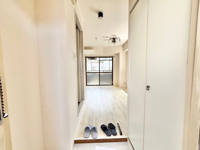 物件内観写真18　(玄関)