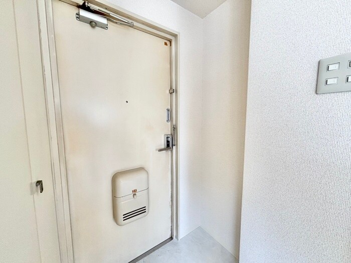 物件内観写真19　(玄関)
