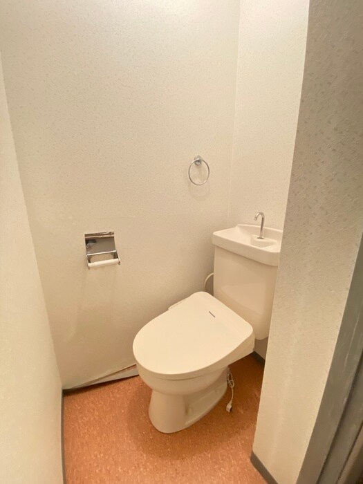 物件内観写真14　(トイレ)