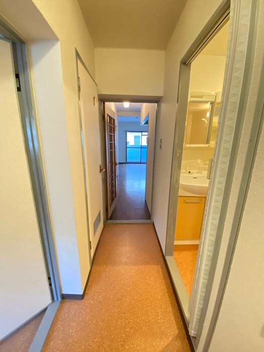物件内観写真18　(廊下)