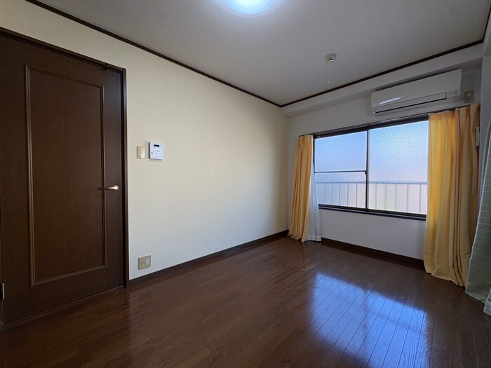 物件内観写真6　(居室)