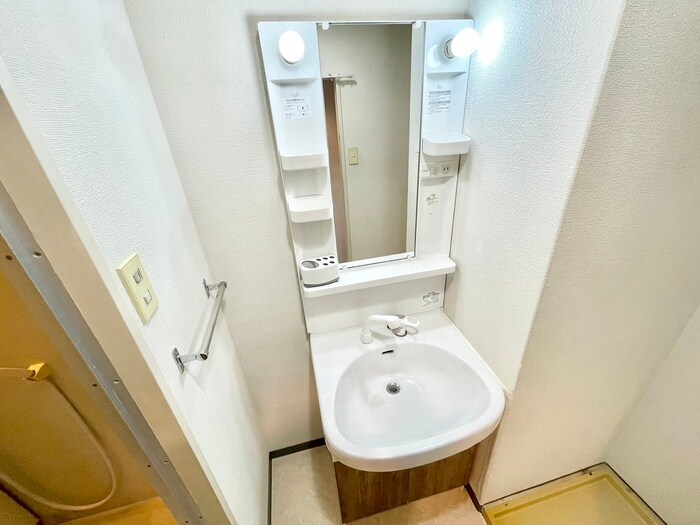 物件内観写真12　(洗面)