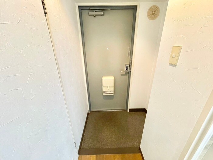 物件内観写真14　(玄関)