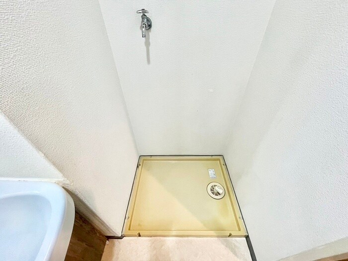 物件内観写真16　(洗濯機置場)