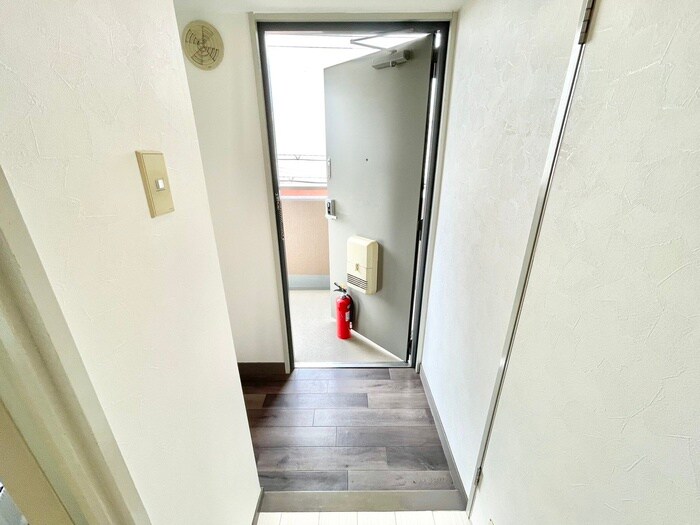 物件内観写真19　(玄関)