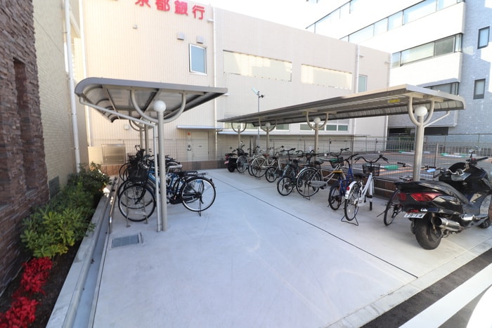 物件外観写真5　(駐輪場)