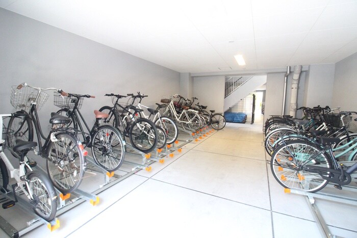 物件外観写真2　(駐輪場)