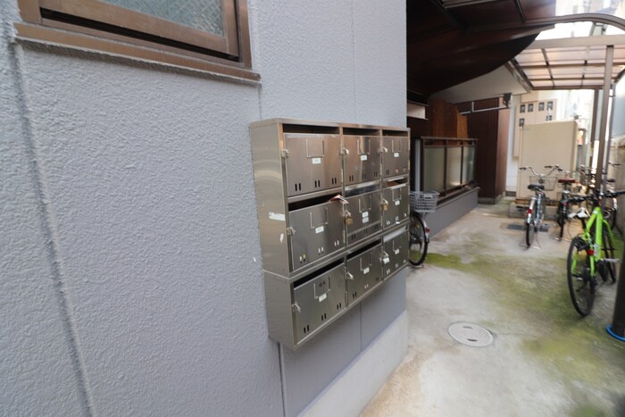 物件外観写真5　(エントランス部分)