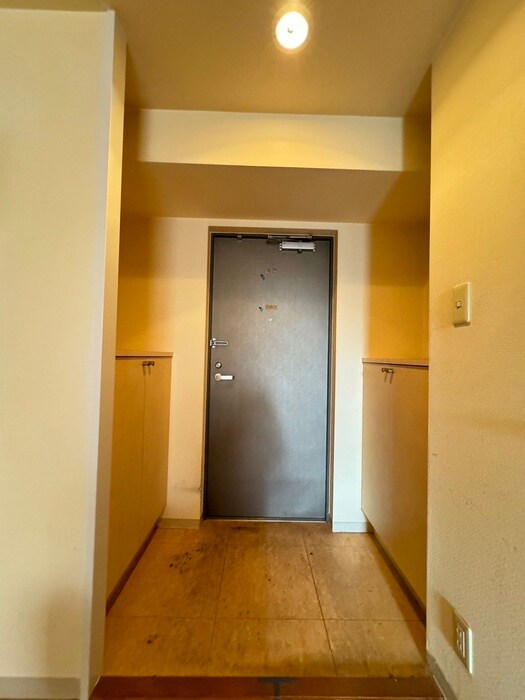 物件内観写真12　(玄関)