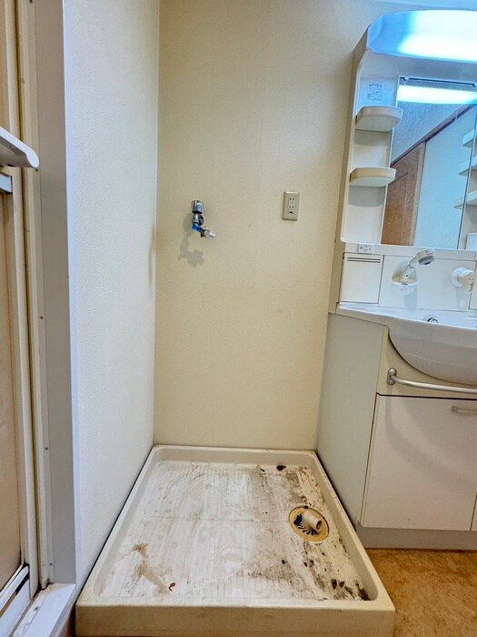 物件内観写真15　(洗濯機置場)
